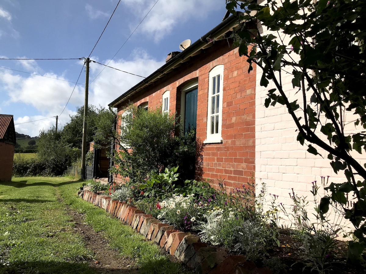 Garden Cottage a lovely 2 bedroom retreat Cottages for Rent in