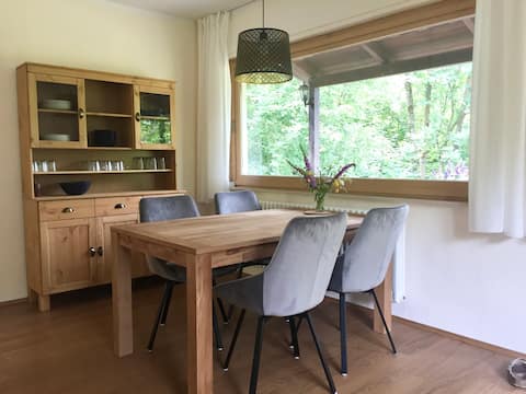 Cozy vacation home on the edge of the forest with fireplace