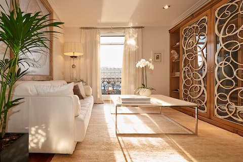 Anuncio de Airbnb popular: ♥︎DELUXE Apt-Views to historic Mª Cristina Hotel♥︎ en Gipuzkoa