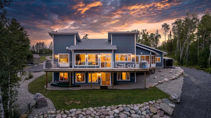 Gorgeous Cottage on Black Sturgeon Lake