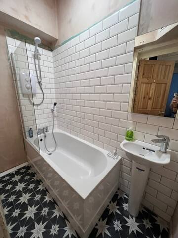 Edinburgh, 3 Bed, 2 Shower, Private Door@Tram Stop gallery image 4