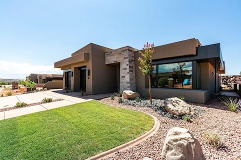 Popular Airbnb listing: Stunning Luxury Home near Tuacahn and Snow Canyon in Ivins