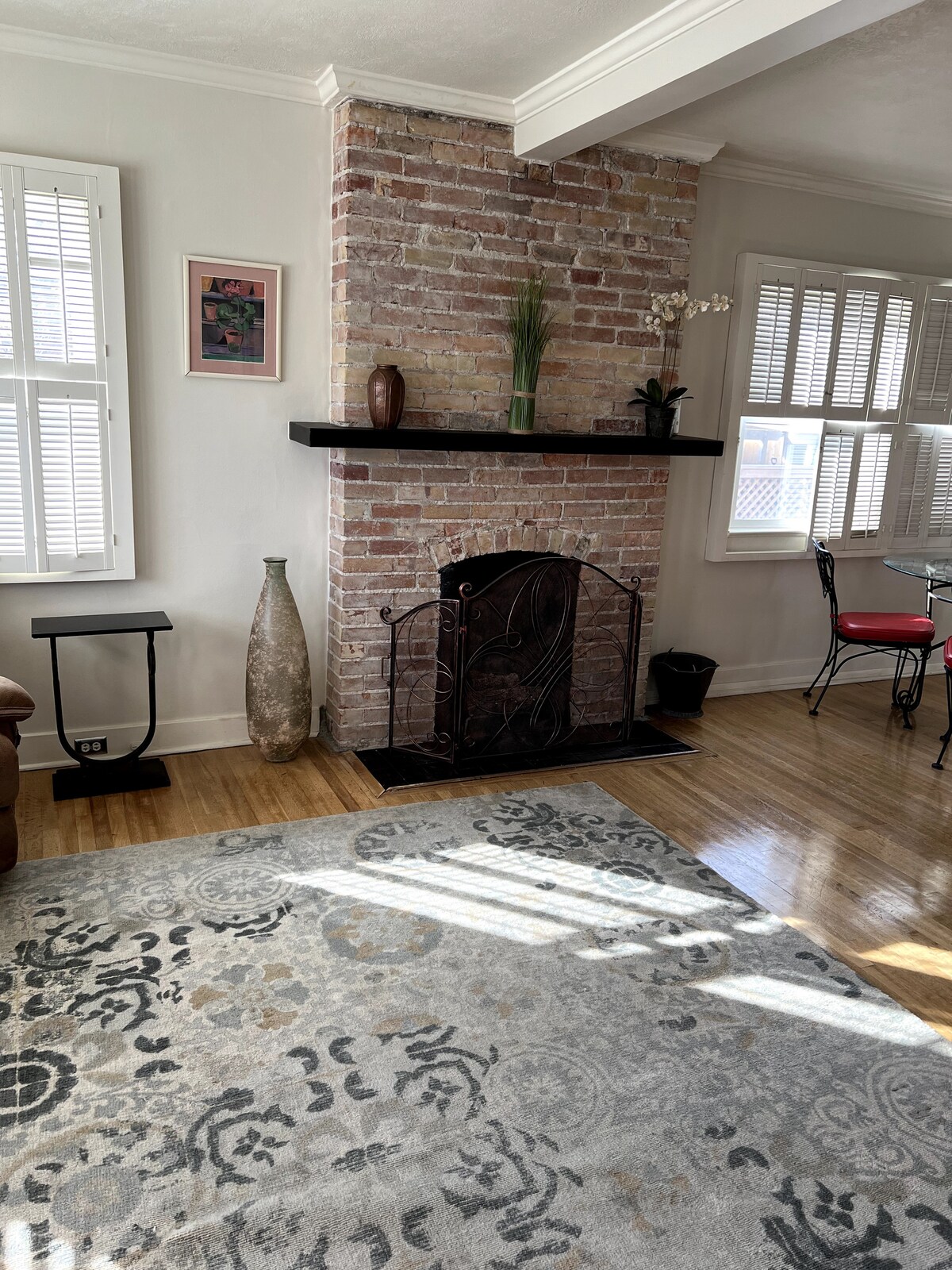 Top performing Airbnb: Charming 2-bedroom Sugarhouse bungalow w/sunroom in Sugar House