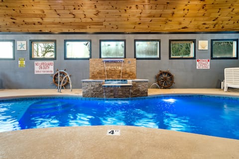 Private heated pool! Arcade,Hot Tub,grill,Firepit