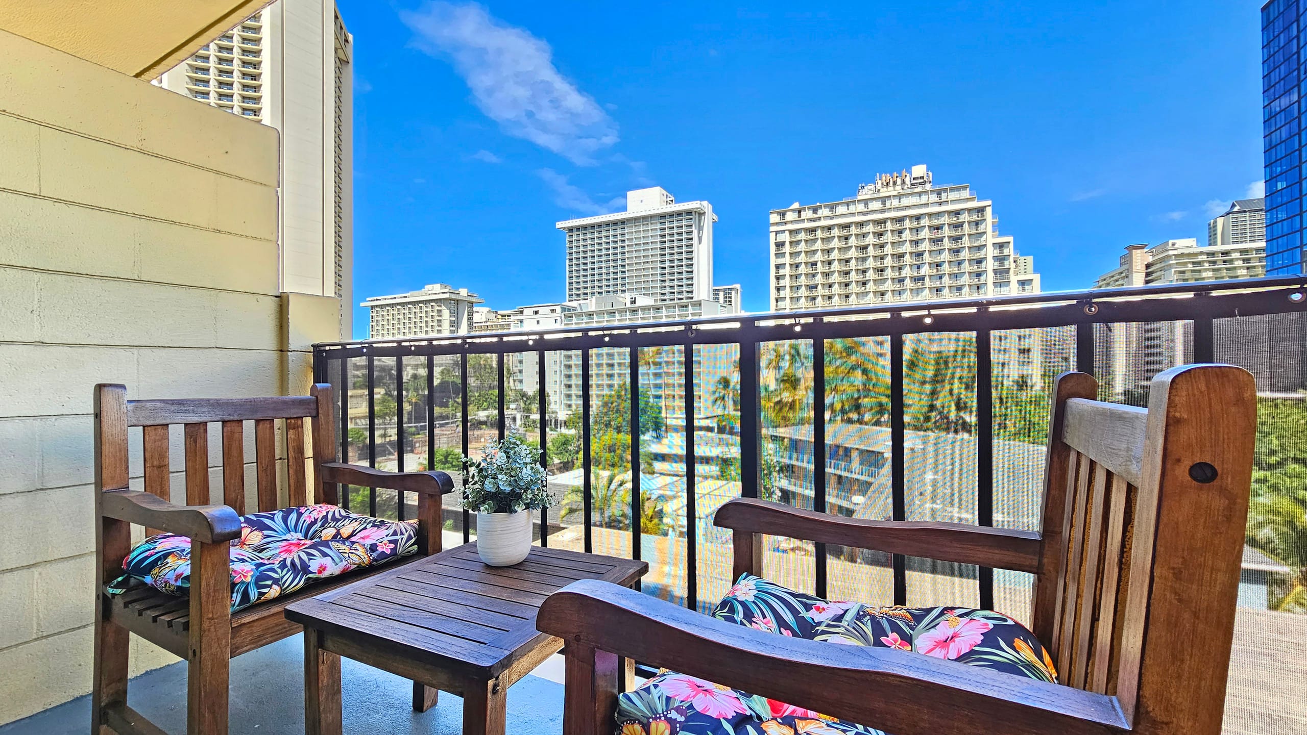BMB 708 Swanky Studio just ½Block to Waikiki Beach - Image 17
