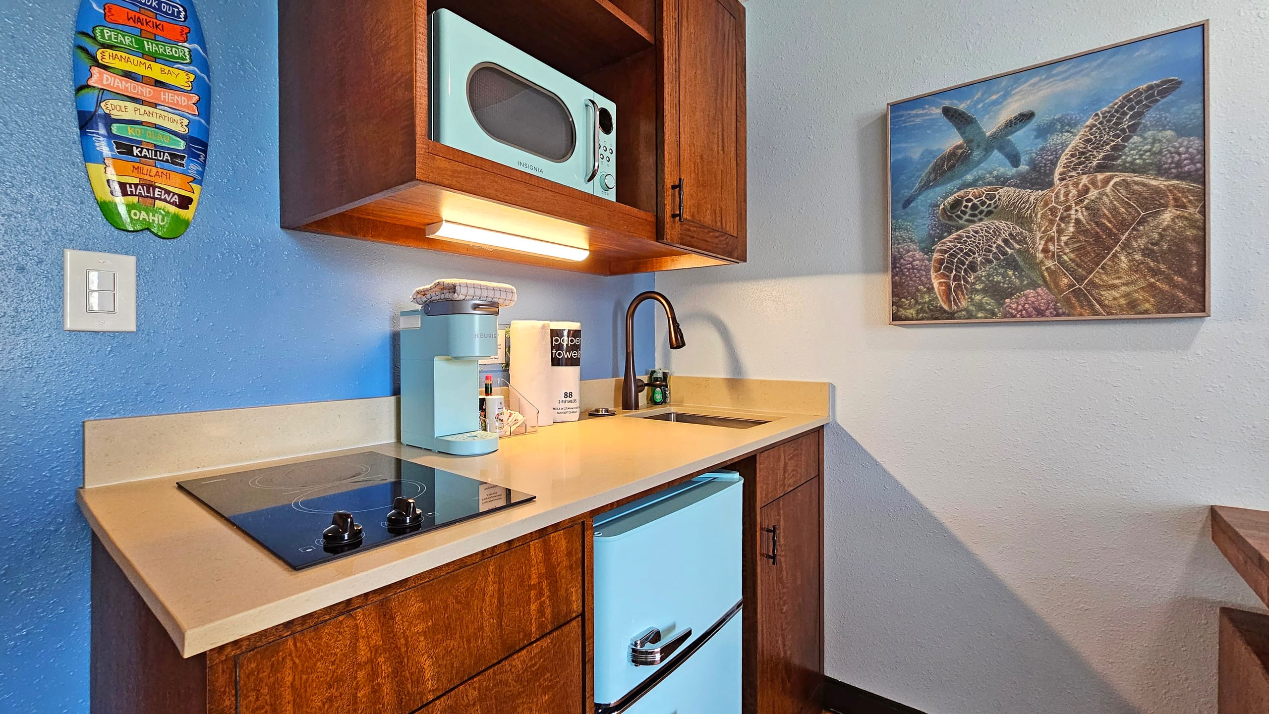 BMB 708 Swanky Studio just ½Block to Waikiki Beach - Image 9