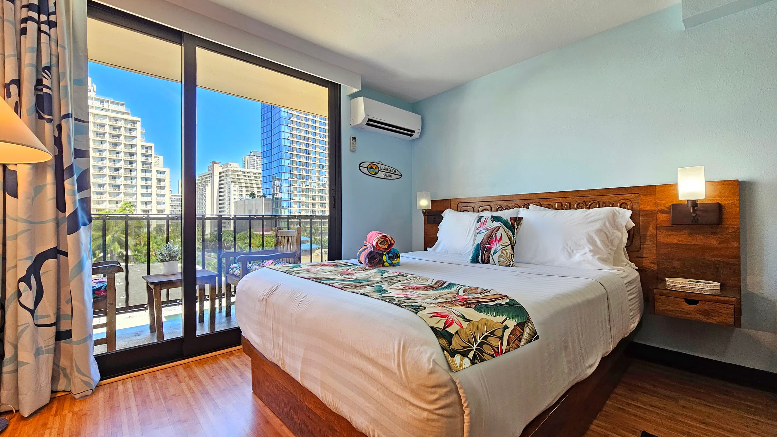 BMB 708 Swanky Studio just ½Block to Waikiki Beach - Image 3