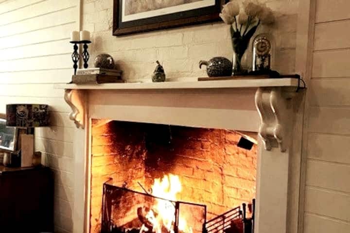 Beautiful, Spacious 1870s House In Centre Of Town. - Glen Innes