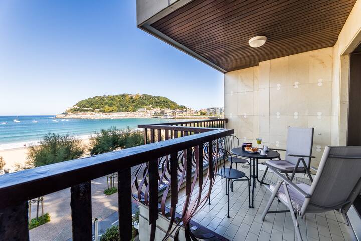 La Concha Beachview by Sweet Home San Sebastian gallery image 2