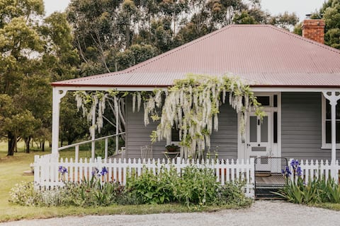 Shepherds Hill Cottage at Lauriston, Vic.