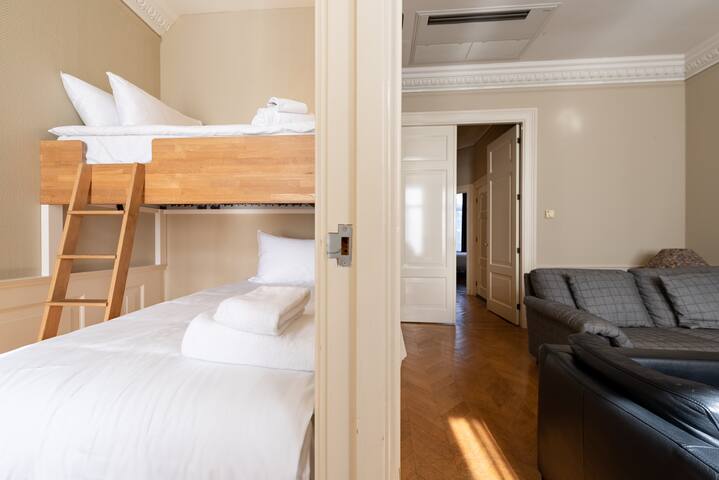 Bright 2-Bedroom Apartment gallery image 4