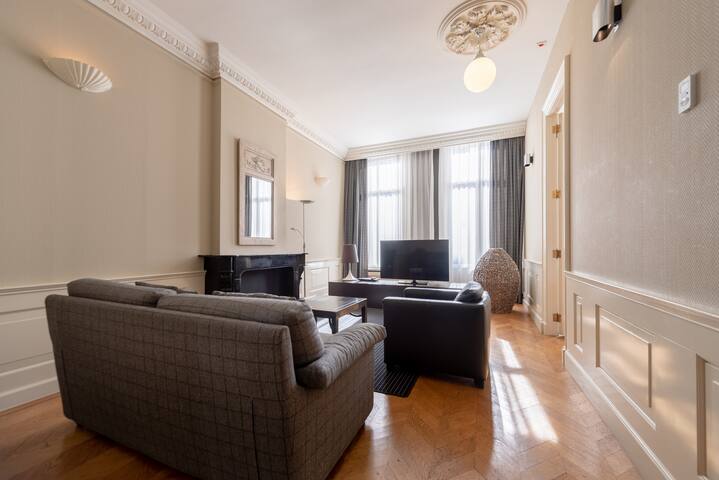 Bright 2-Bedroom Apartment