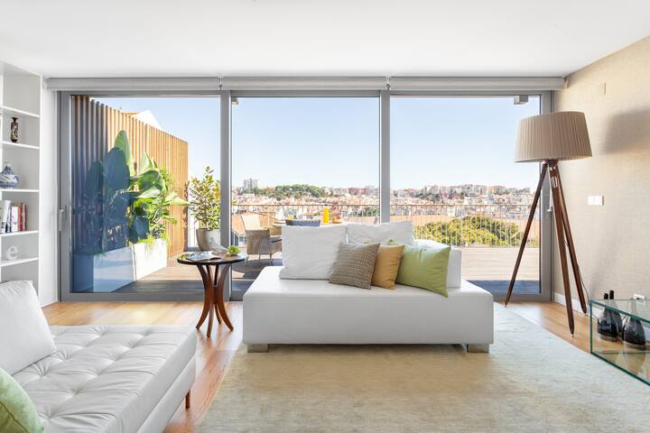 LUXURIOUS, BRIGHT & LARGE TERRACE WITH GREAT VIEW gallery image 3