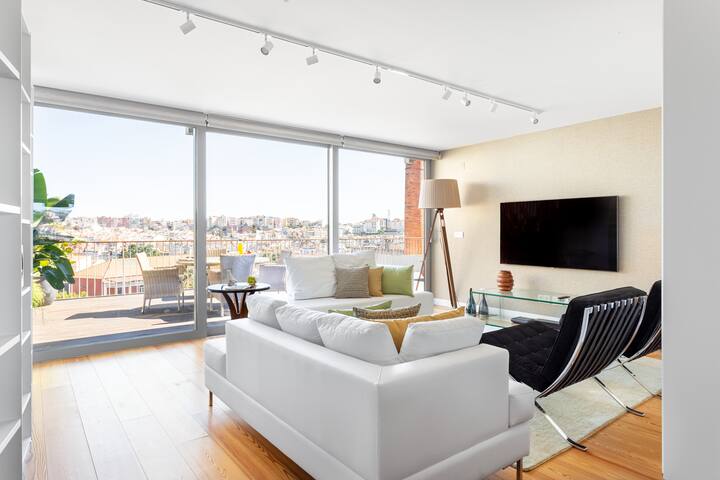 LUXURIOUS, BRIGHT & LARGE TERRACE WITH GREAT VIEW gallery image 2