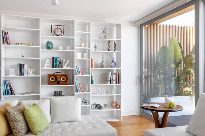 LUXURIOUS, BRIGHT & LARGE TERRACE WITH GREAT VIEW gallery image 4