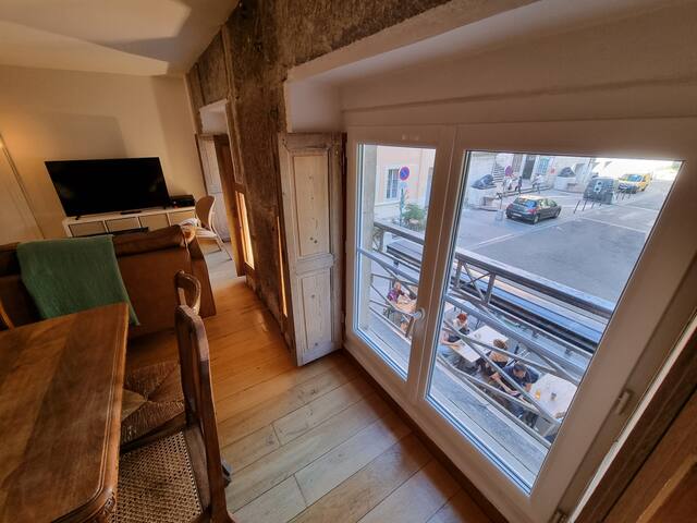 Typiquement lyonnais et proche pentes Croix-Rousse gallery image 4