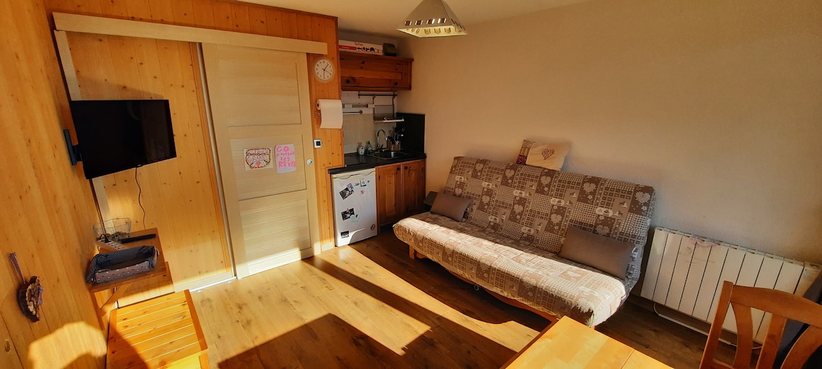 Top Airbnb: Studio Le Cernix/Crest-Voland - 250 m from the slopes in Cohennoz