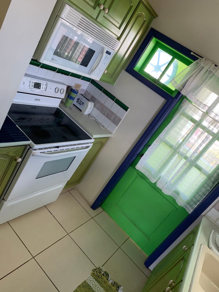 Lovely Loft Condo With Pool Access - Tobago