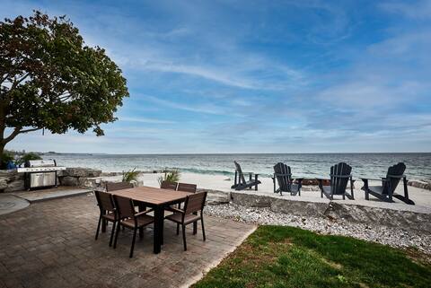Super Cute & Modern 3 Bedroom Beach Bungalow