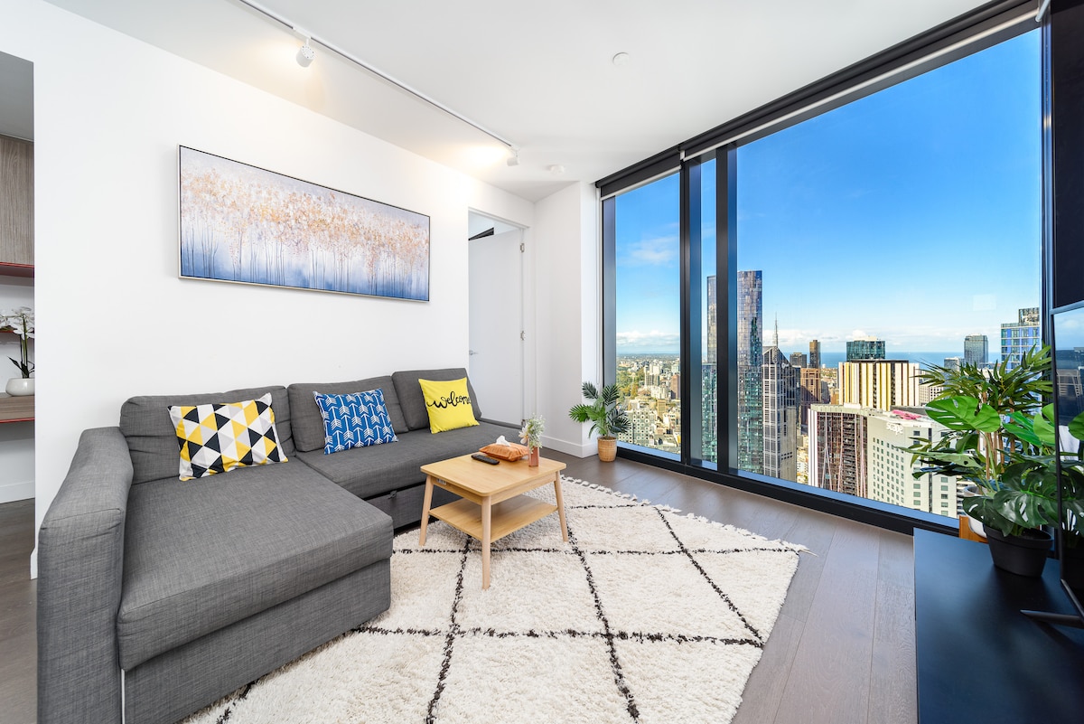 Popular Airbnb listing: 69F Luxury Melb CBD 3BR.2Bath. 8Pax. Free 2Carpark in Carlton