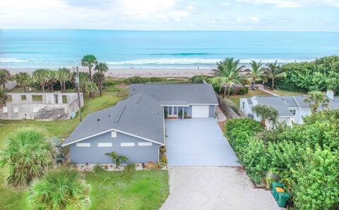 "Seascape"-Oceanfront Luxury Home w/ Private Beach
