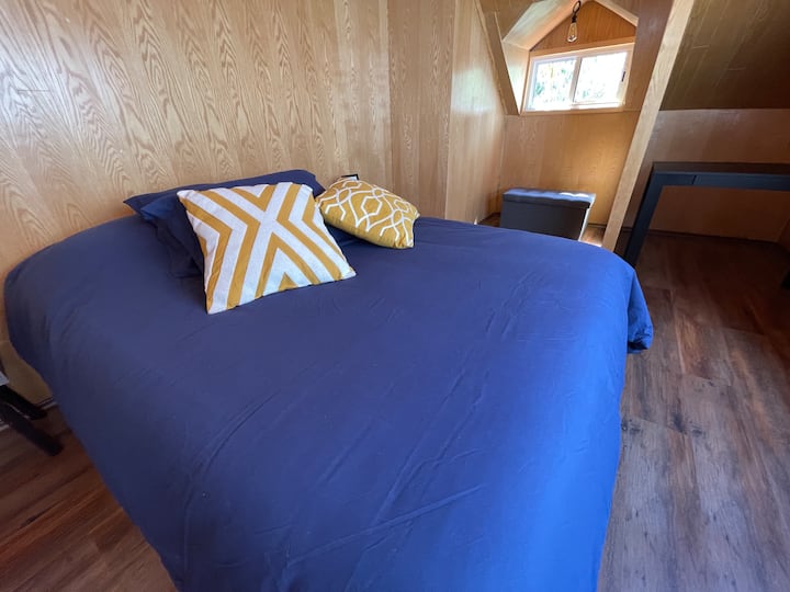 Upstairs bedroom 4 with double bed