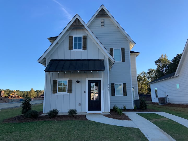 Shug’s House Brand New 1.5 miles from Campus Houses for Rent in