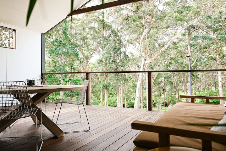 The Leaf House – Calm Stays