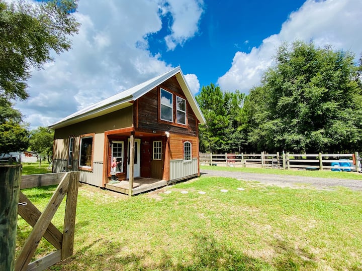 ELET Cottage - 24 mi to beach - Horse Encounter - Farm stays for Rent