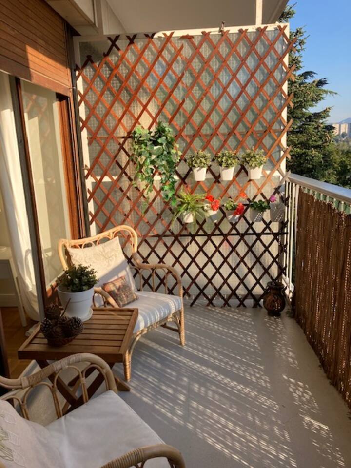 Nice and spacious T2 with balcony and free parking Apartments for