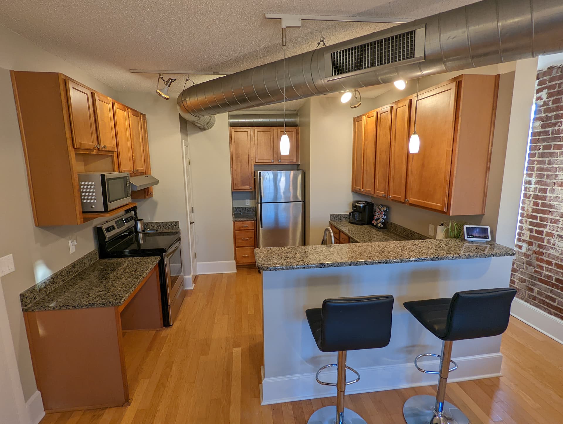 Gorgeous 2BR downtown condo near EVERYTHING! — zdjęcie 3
