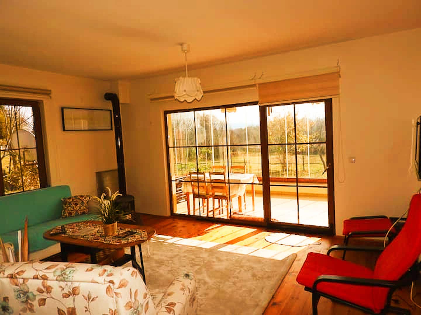 Casa Bolu bahçeye açılan salon