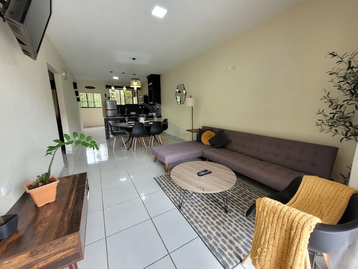 Lokys Apartment La Fortuna 1 Vacation homes for Rent in La Fortuna
