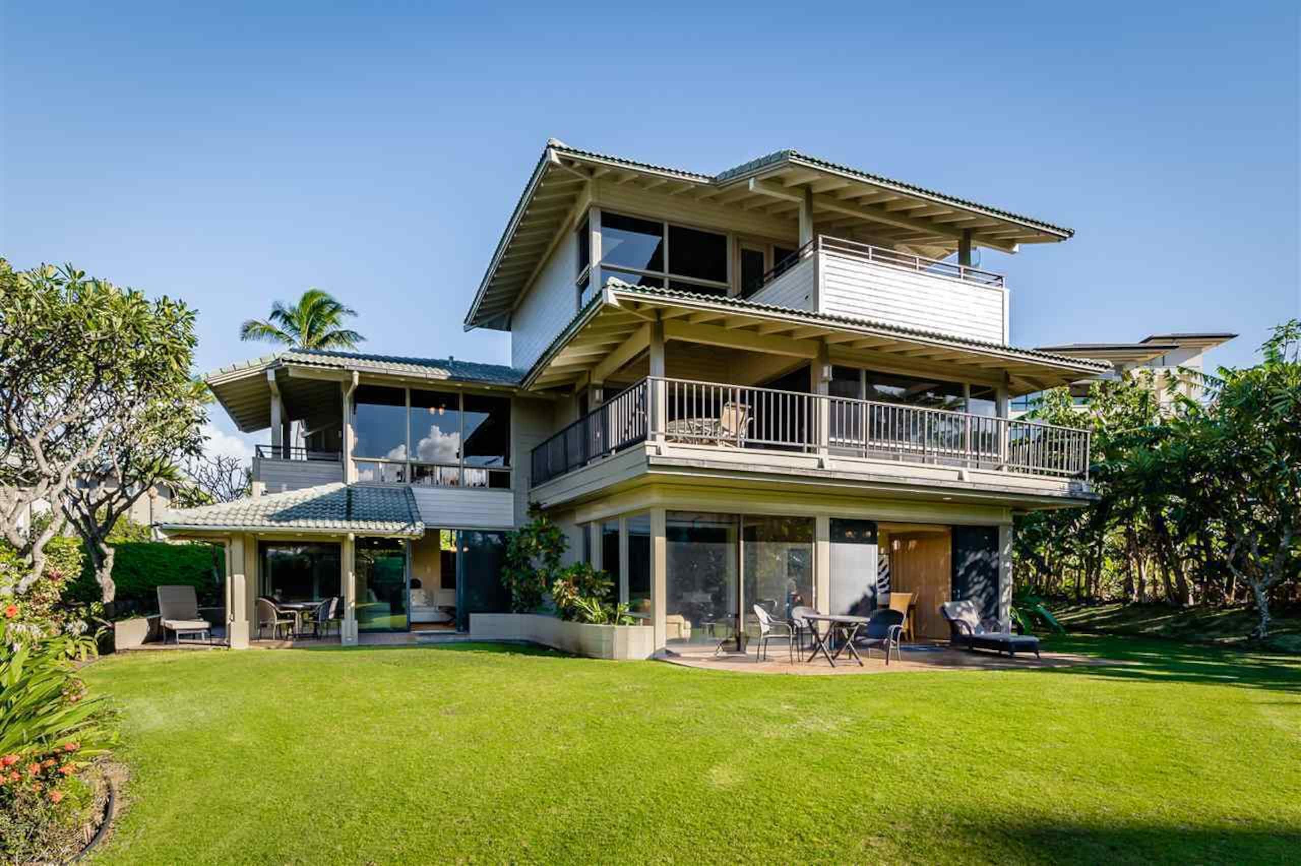 Condo in Lahaina · ★4.99 · 1 bedroom · 2 beds · 2 baths - Image 34
