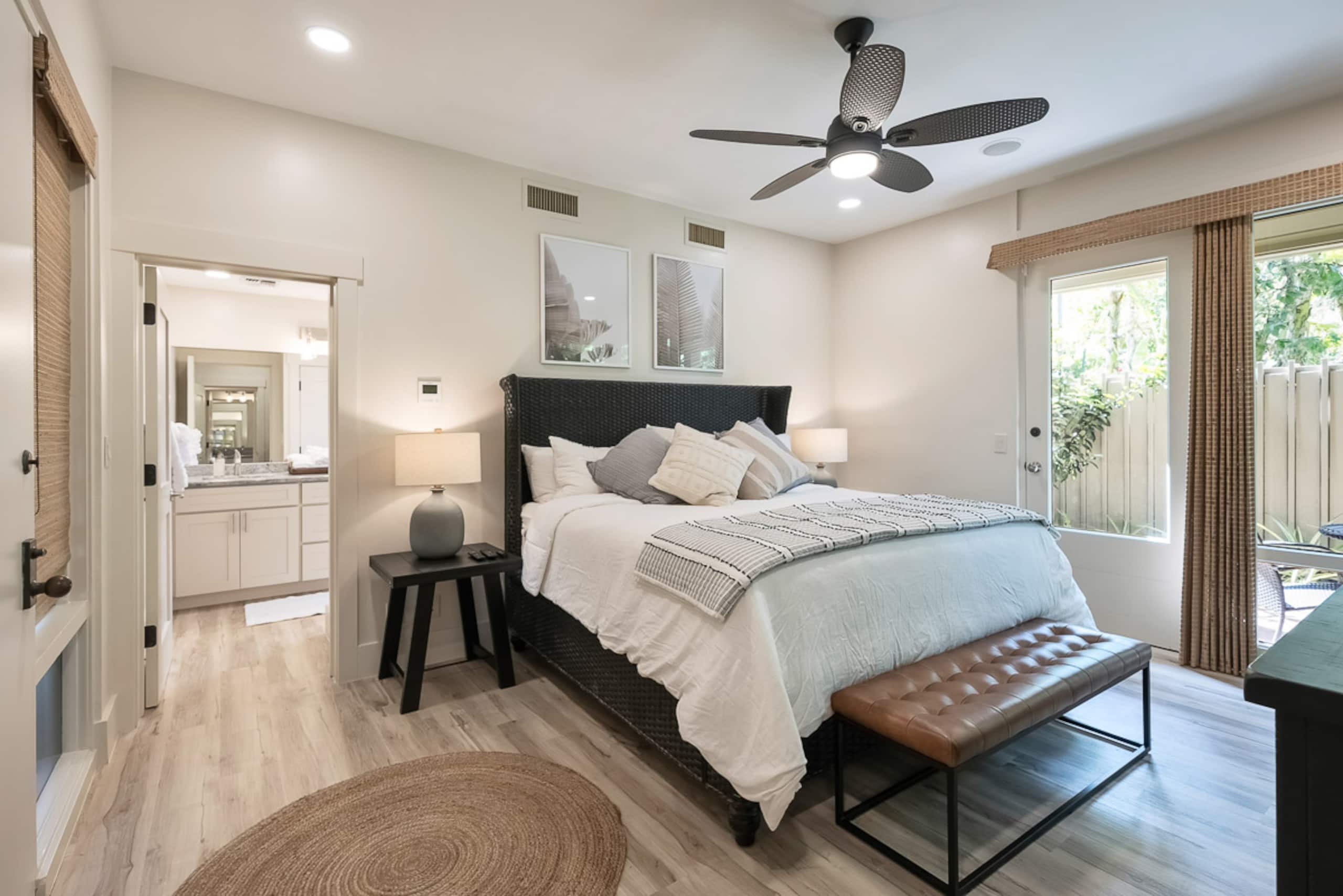 Condo in Lahaina · ★4.99 · 1 bedroom · 2 beds · 2 baths - Image 16