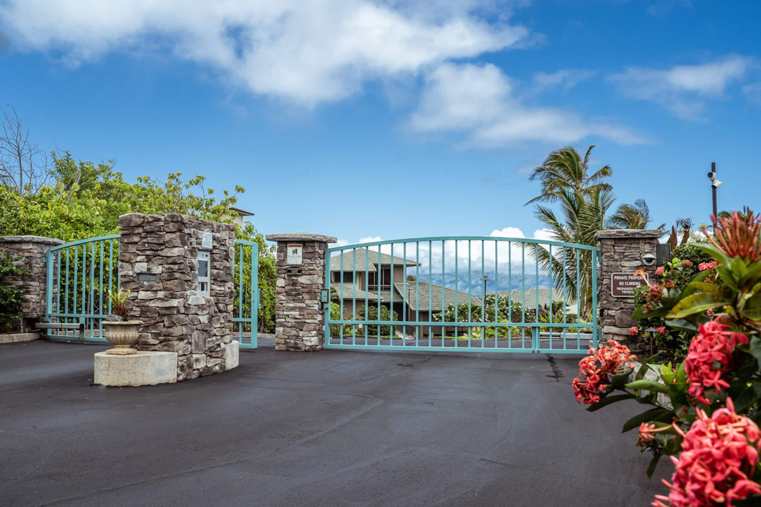 Condo in Lahaina · ★4.99 · 1 bedroom · 2 beds · 2 baths - Image 46