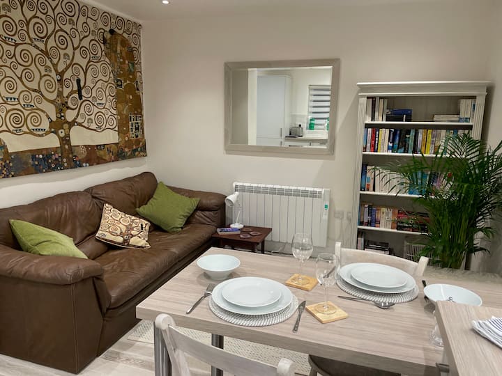 Stylish 1 Bedroom Self Contained Annexe. - Oxford