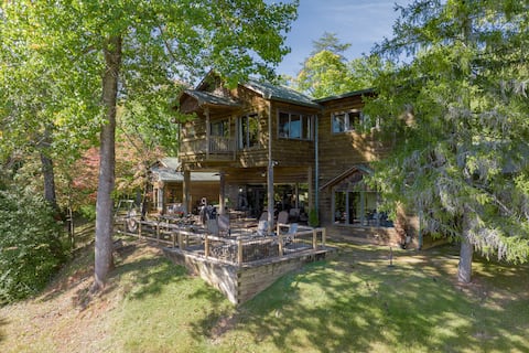 In Helen with mountain views, private, spacious!