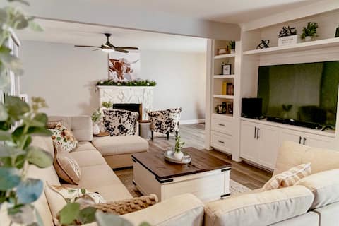 The Heart of the Valley: Smart Modern Farmhouse