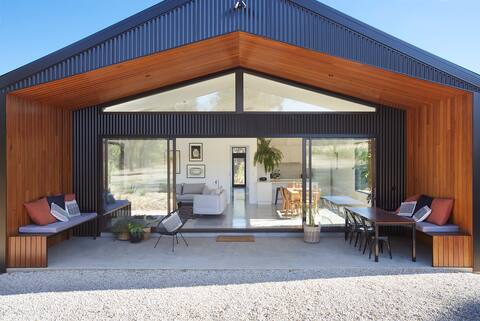 Ironbark Maldon, with outdoor spa and forest views