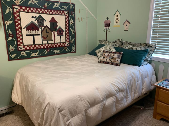 Garden Oasis Private Room Hot Tub on Property Houses for Rent in Nampa, Idaho, United States