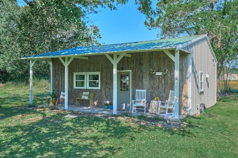 Cozy Cottage on Farm Away from City