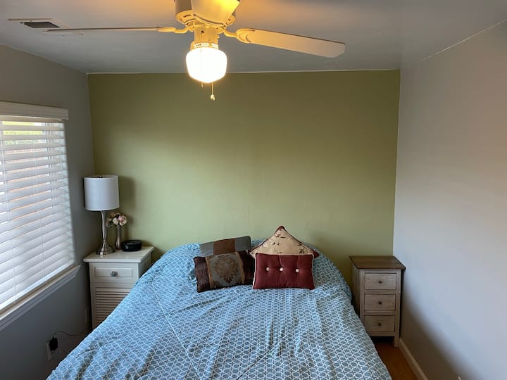 سرير بحجم كوين 