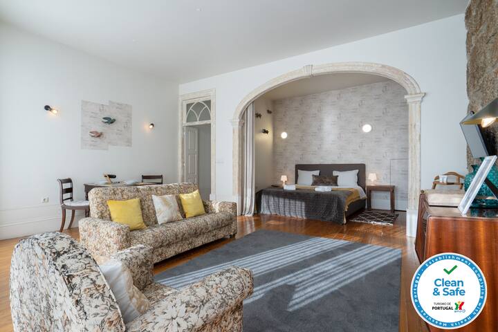 3 Spacious Flats w/ Jacuzzi & Garden by HostWise