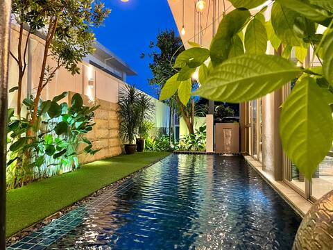Contemporary Design House

Modern Style Banglow