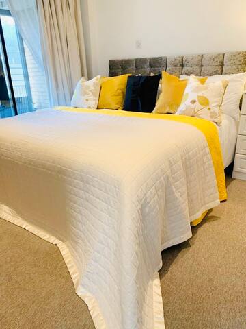 Charming Two Bed Two Bath With Walk in Shower. gallery image 4