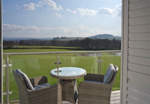 New 4 bed house, high spec in stunning location.