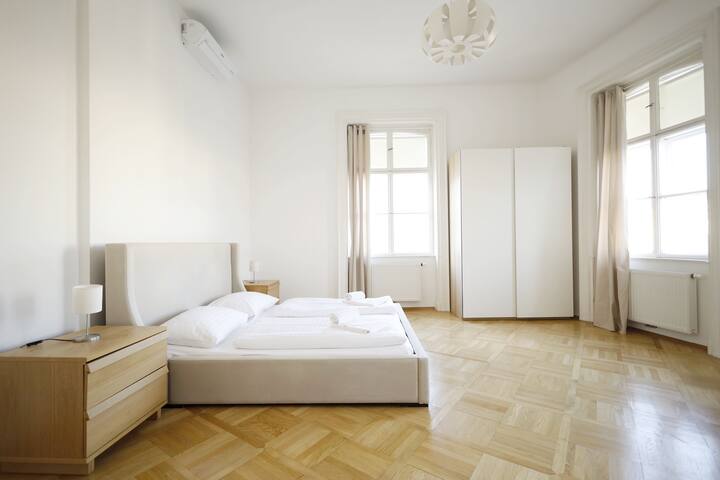 Supreme Apartment near Oper – Apt 18 gallery image 5