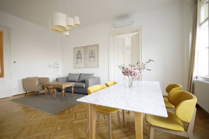 Supreme Apartment near Oper – Apt 18 gallery image 2