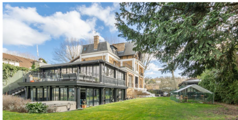 Beautiful villa with pool.